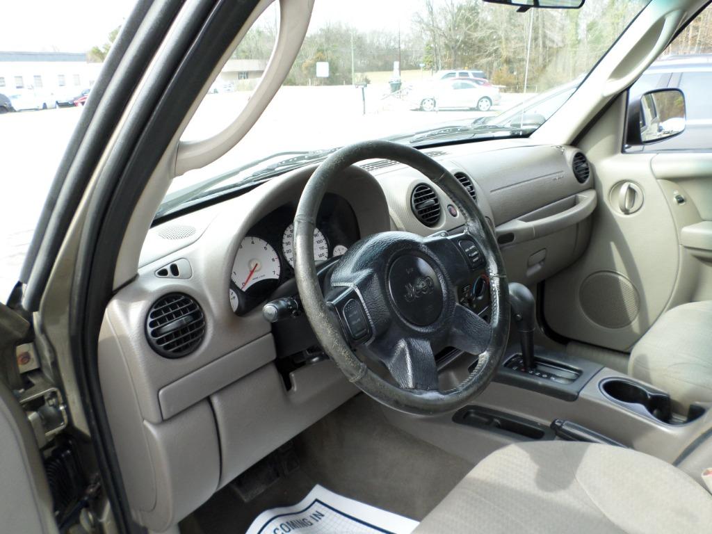 2004 Jeep Liberty Sport - Photo 7