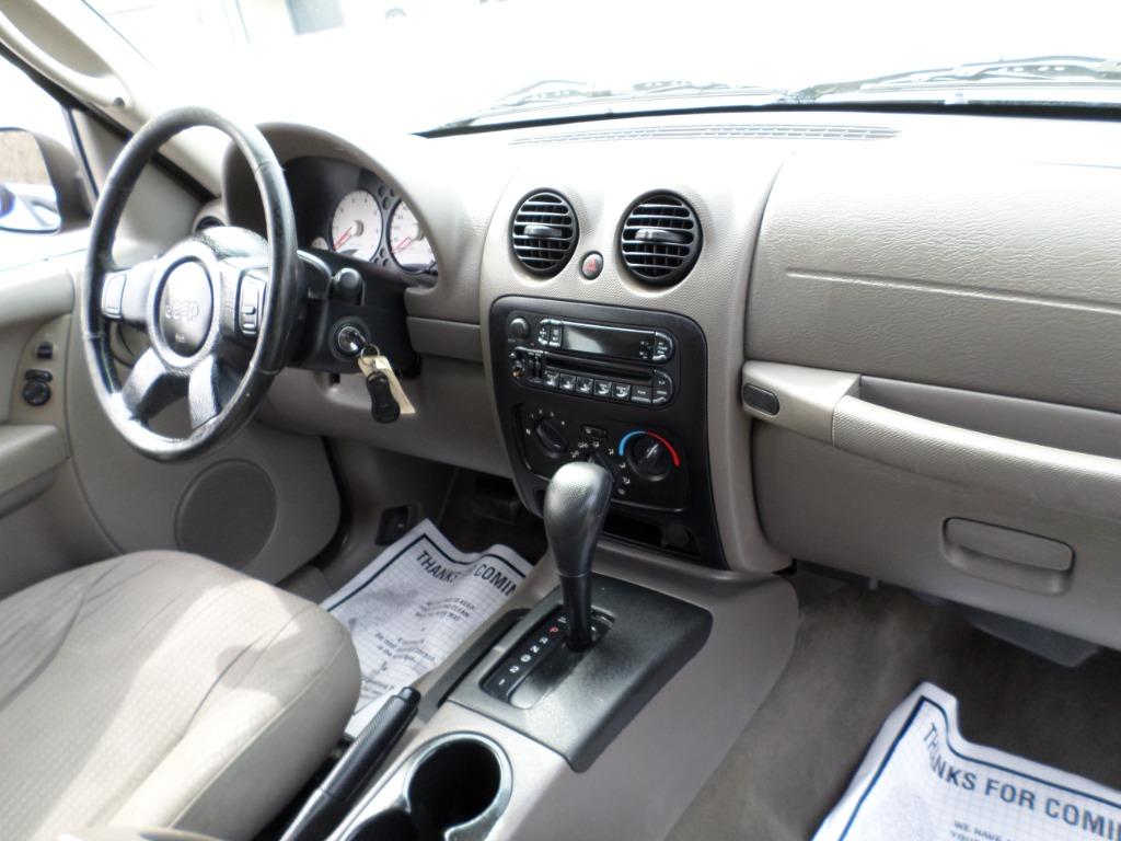 2004 Jeep Liberty Sport - Photo 11