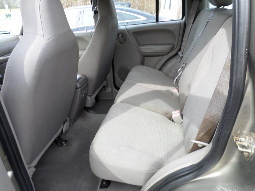2004 Jeep Liberty Sport - Photo 9