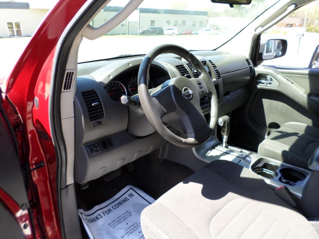 2012 Nissan Pathfinder LE - Photo 7