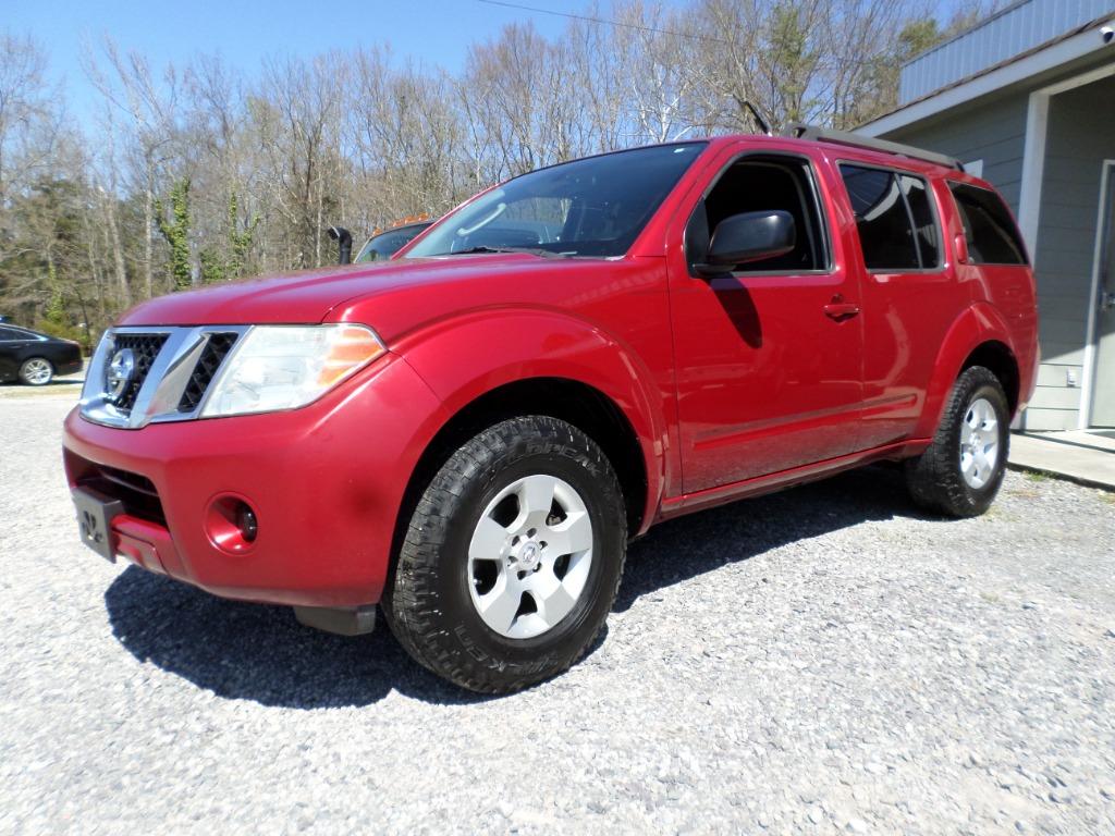 2012 Nissan Pathfinder LE