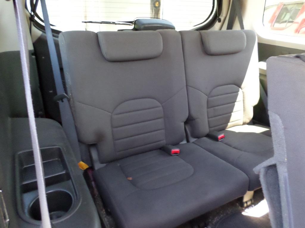 2012 Nissan Pathfinder LE - Photo 10