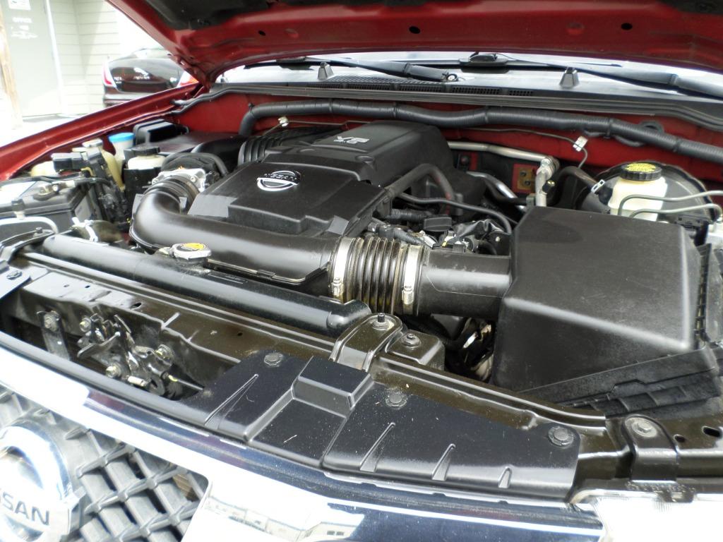 2012 Nissan Pathfinder LE - Photo 14